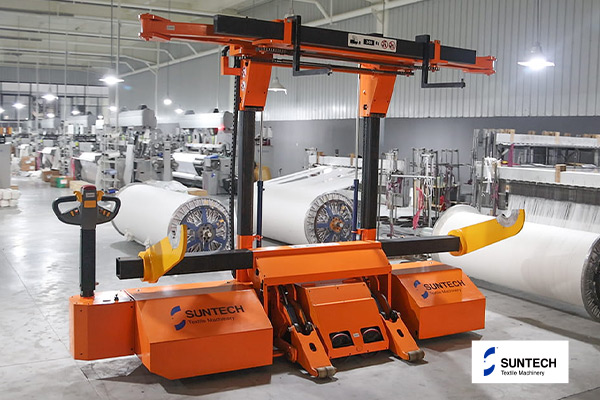 纺织厂的福音:降噪零排放的电动经轴台车解决方案